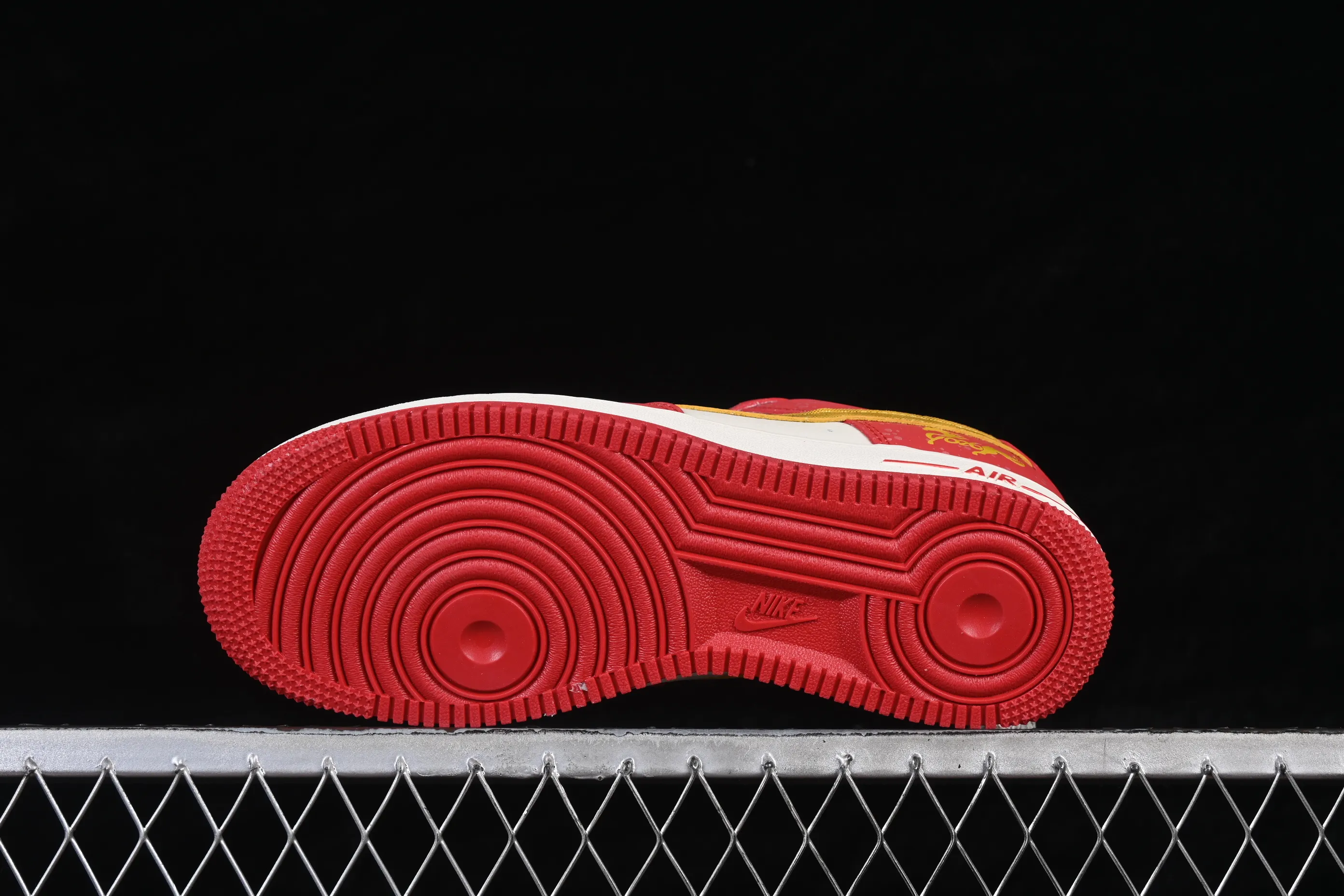 All Categories Nk Air Force 1 Air Force Series Nk Air Force 1 Low Air Force Low Nike Air Force 1'07 Low Limited Edition for the Year of the Horse White, Red and Gold Splashed Ink Air Force 1 Low-top Casual Sneakers DF0188-131
